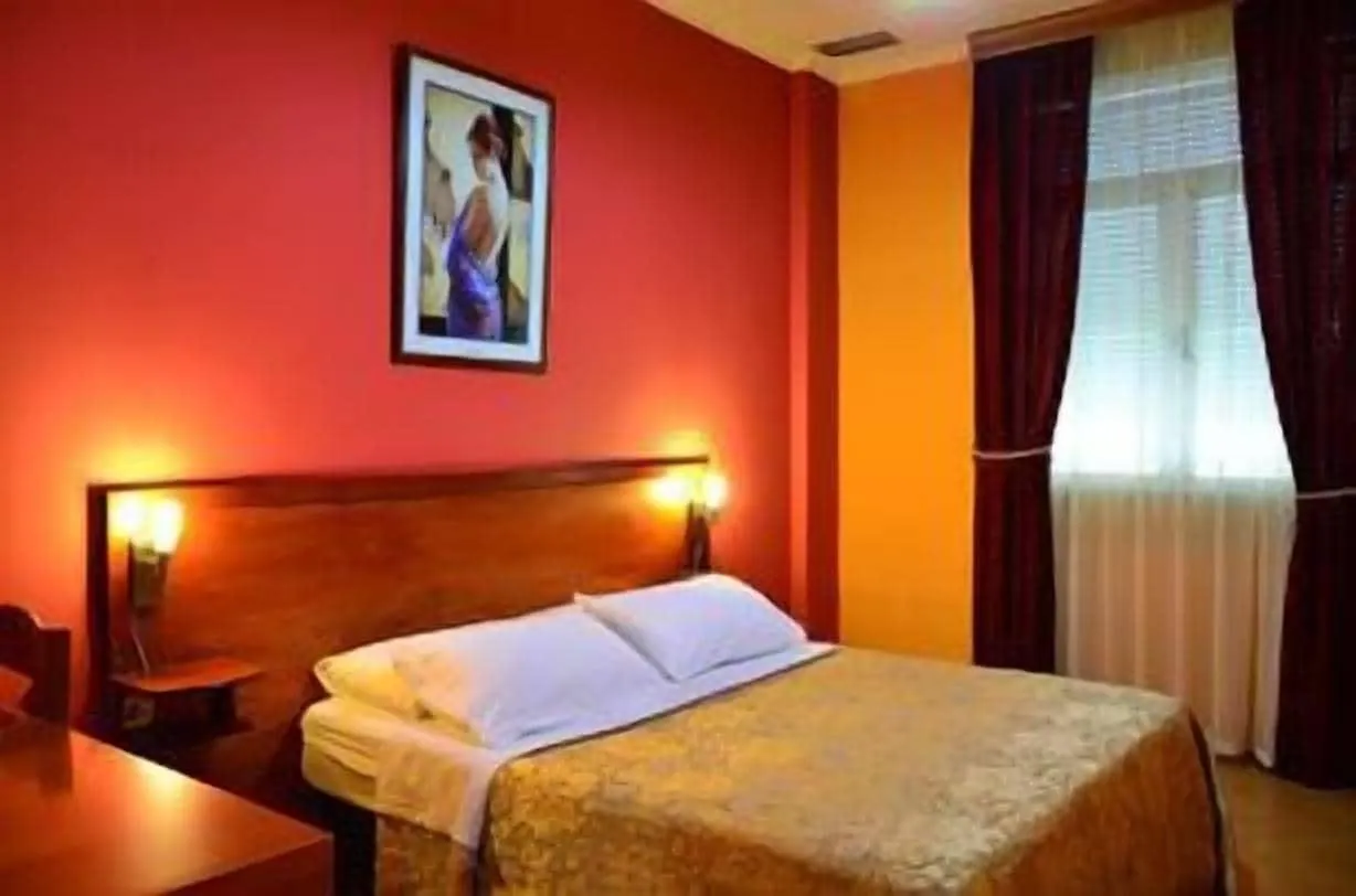 Hotel Nobel Tirana 3*,  Albania